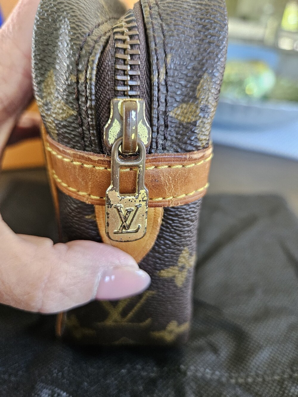 Louis Vuitton Monogram Compiegne 23 Clutch Bag Unisex - Picture 8 of 12